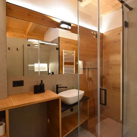 Attic Miralago Mhd *
